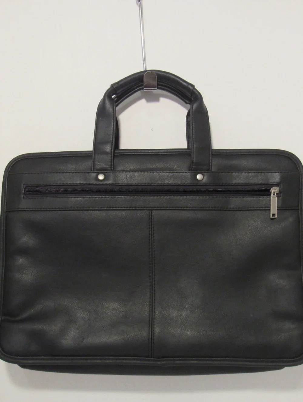 Vtg. Mens Black Leatherette Laptop Messenger/Briefcase Style Bag w/Pacer Logo